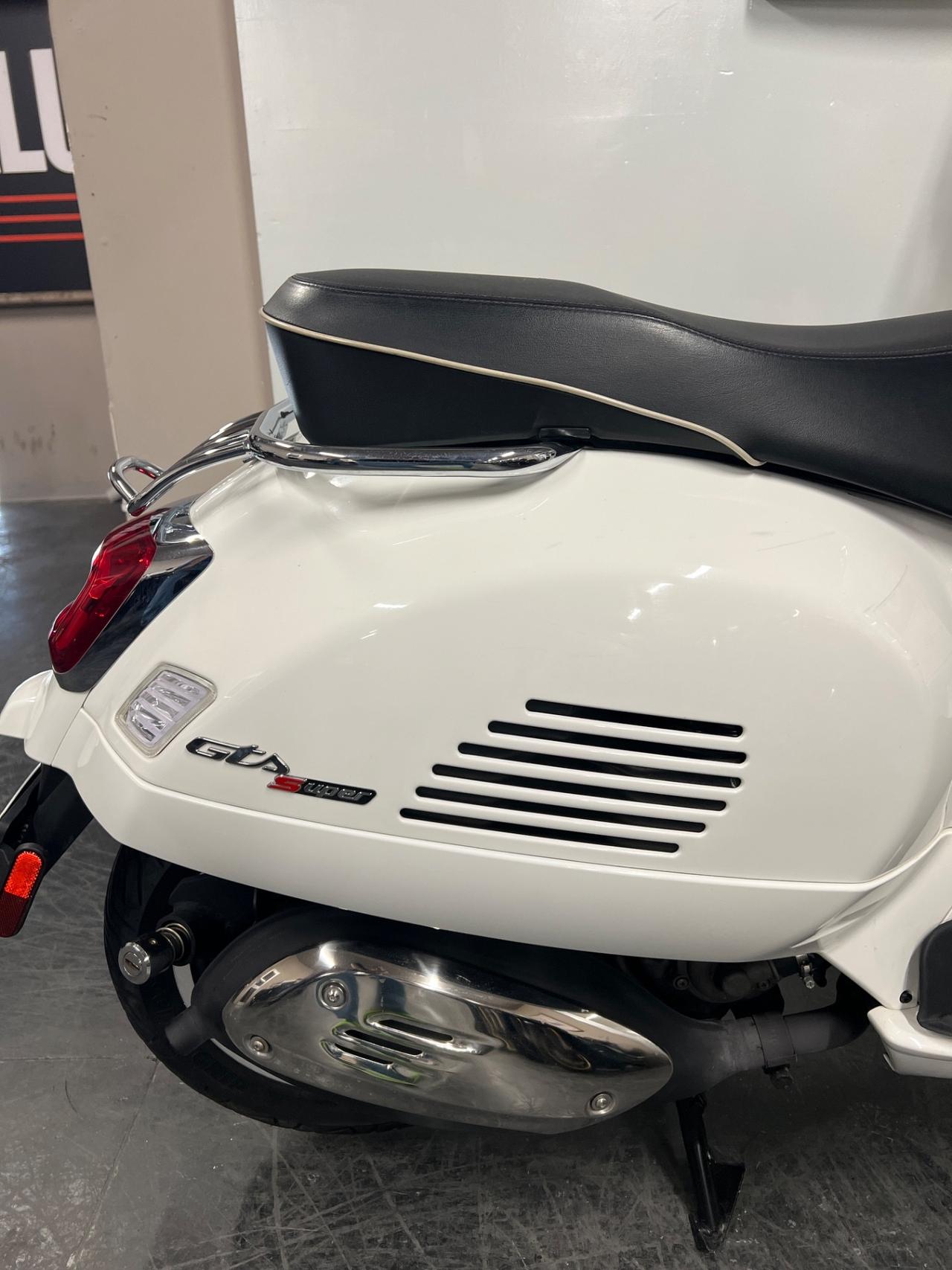 Vespa GTS 300