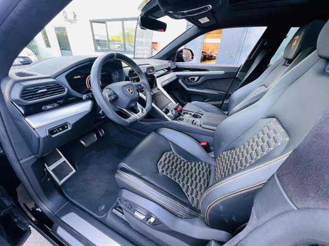 LAMBORGHINI Urus 4.0