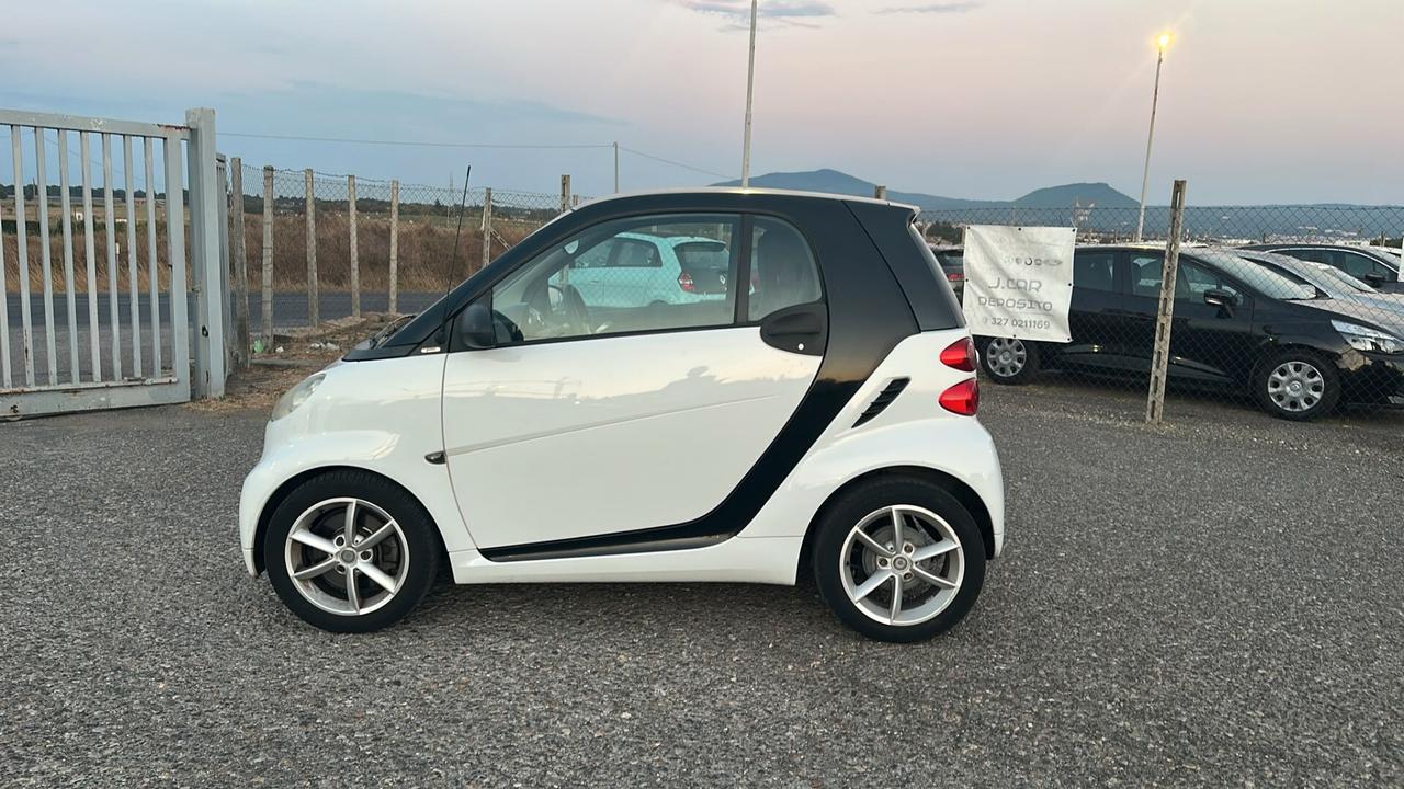 Smart ForTwo 1000 52 kW MHD coupé pure