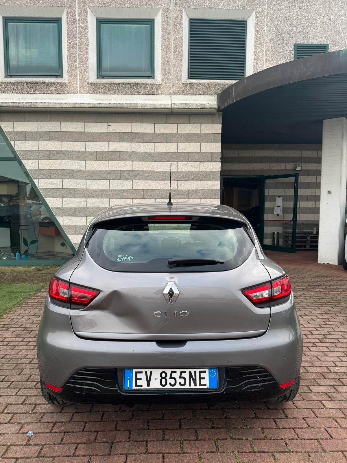 Renault Clio 1.2 75CV 5 porte Costume National