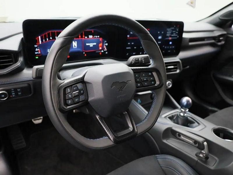 Ford Mustang 5.0 V8 453CV Dark Horse