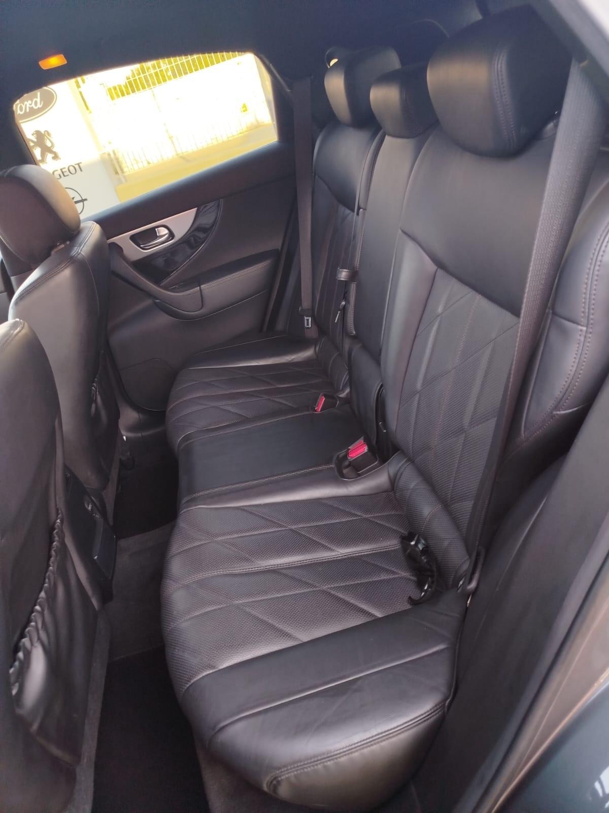 Infiniti QX70 3.0 diesel V6 AT S Premium