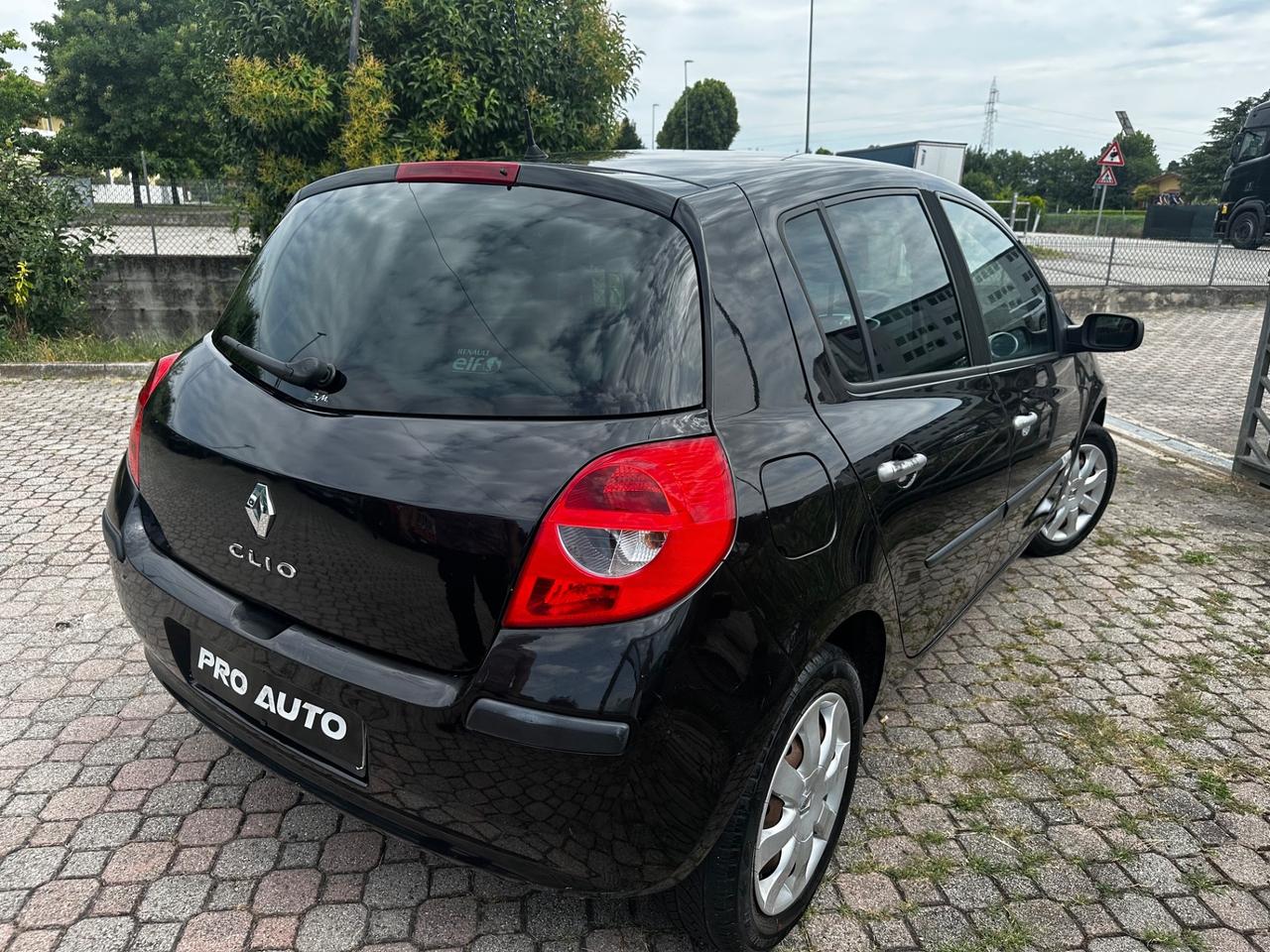 Renault Clio 1.2 16V 5 porte Dynamique
