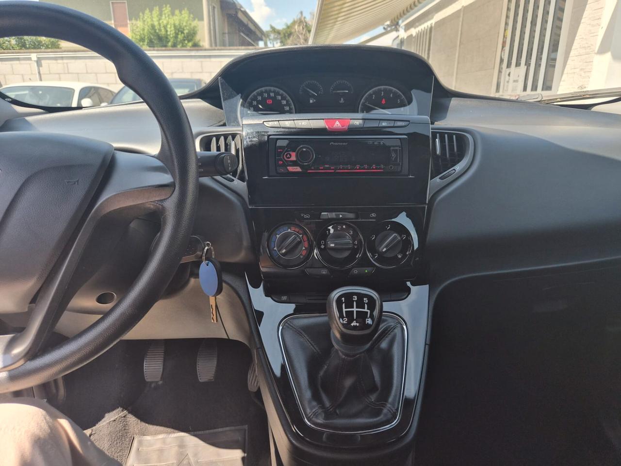 Lancia Ypsilon 1.2 69 CV 5 porte Mya