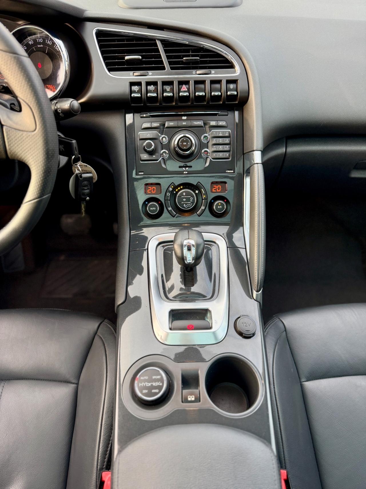 Peugeot 3008 HYbrid4 (4x4) FULL OPT 140.000Km