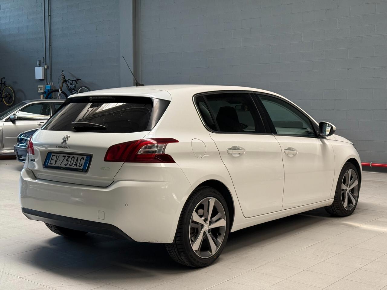 Peugeot 308 1.6 THP 125 CV Allure