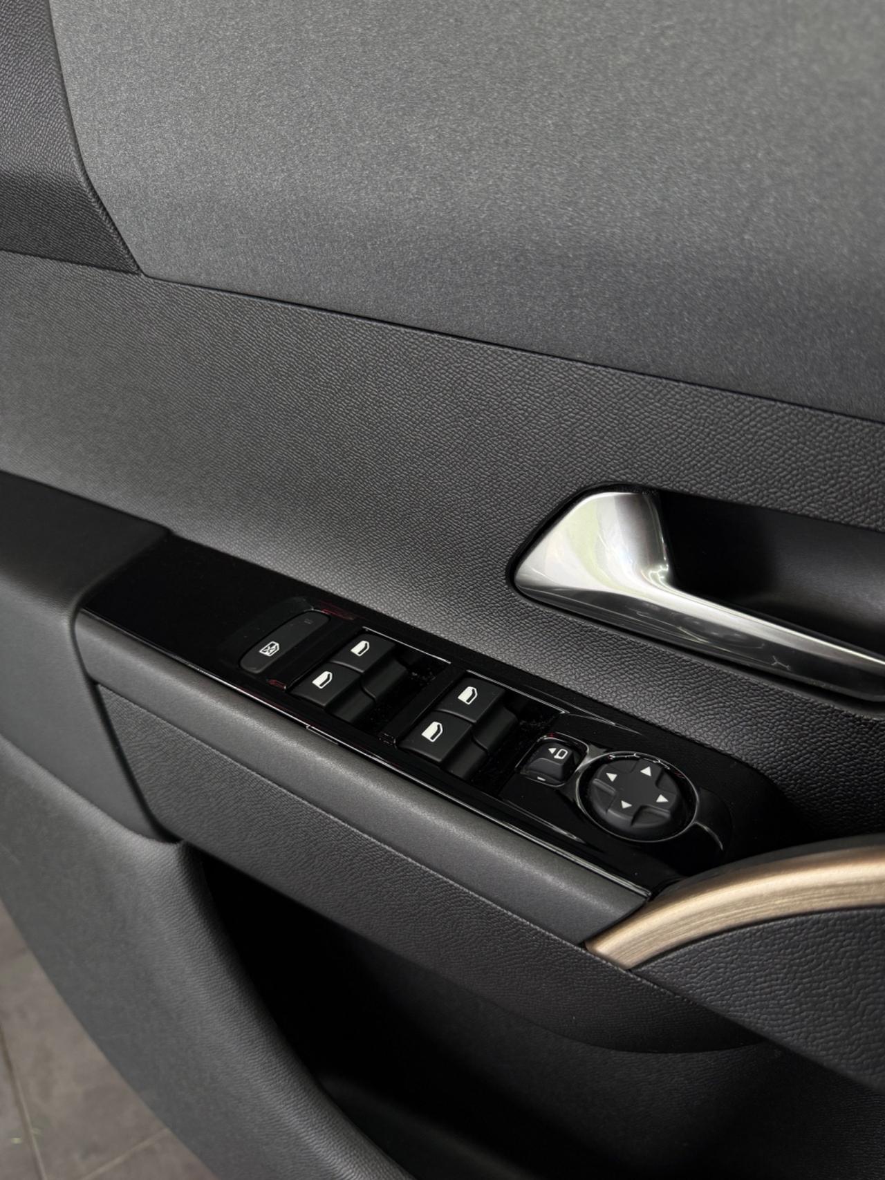 Lancia Ypsilon 1.2 Hybrid Edizione Cassina
