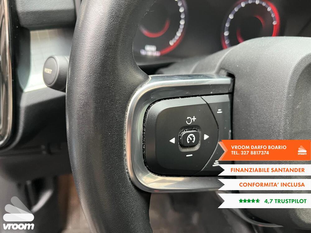 VOLVO XC40 (2017-->) XC40 T2 Geartronic Momentum