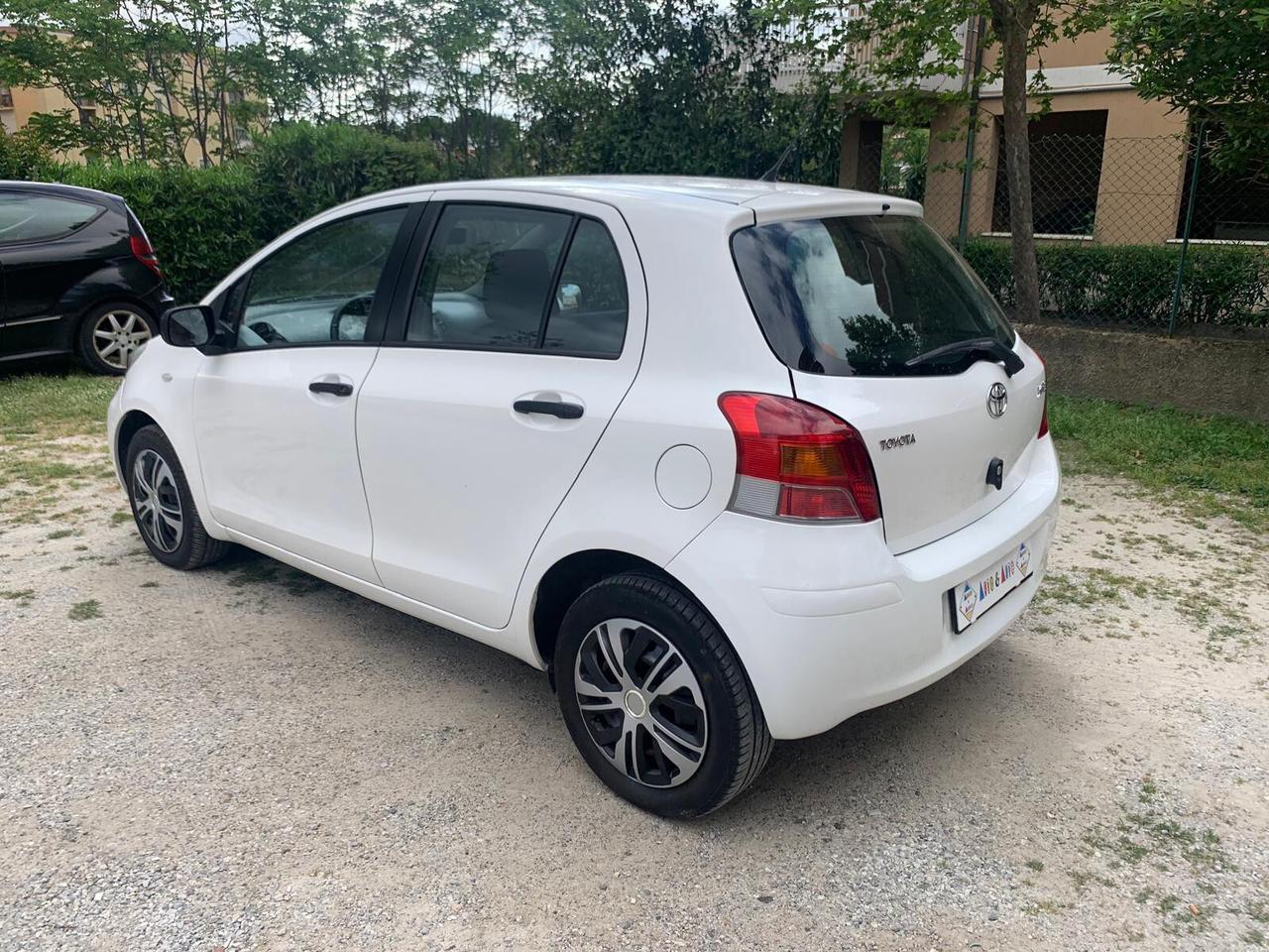 Toyota Yaris 1.0 5 porte Luxury pack