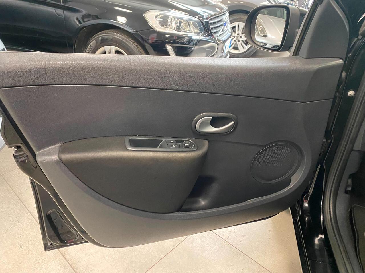 Renault Clio 1.2 16V 5 porte Dynamique