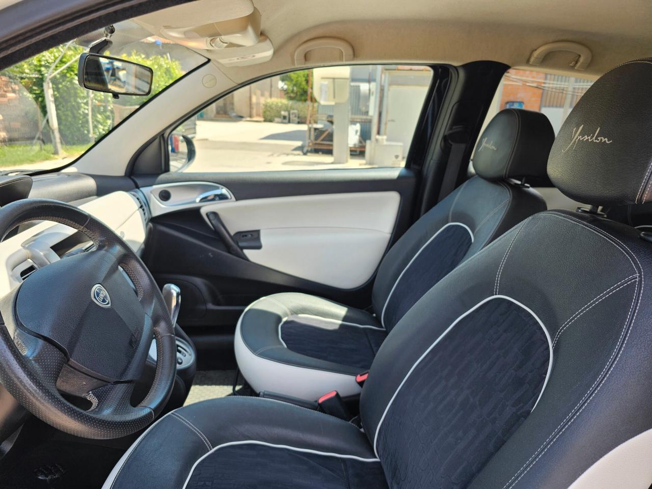 Lancia Ypsilon 1.3 MJT 75 CV Platinum