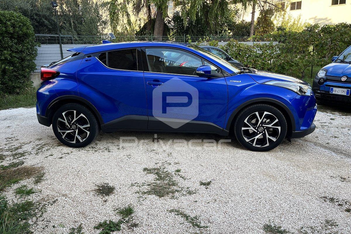 TOYOTA C-HR 1.8 Hybrid E-CVT Trend