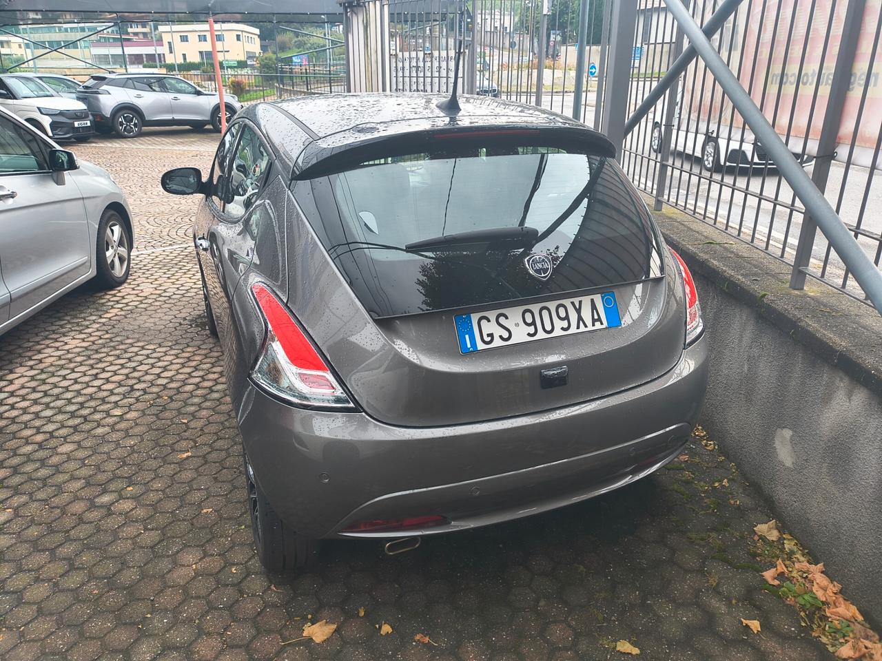 Lancia Ypsilon 1.0 FireFly 5 porte S&S Hybrid Platino