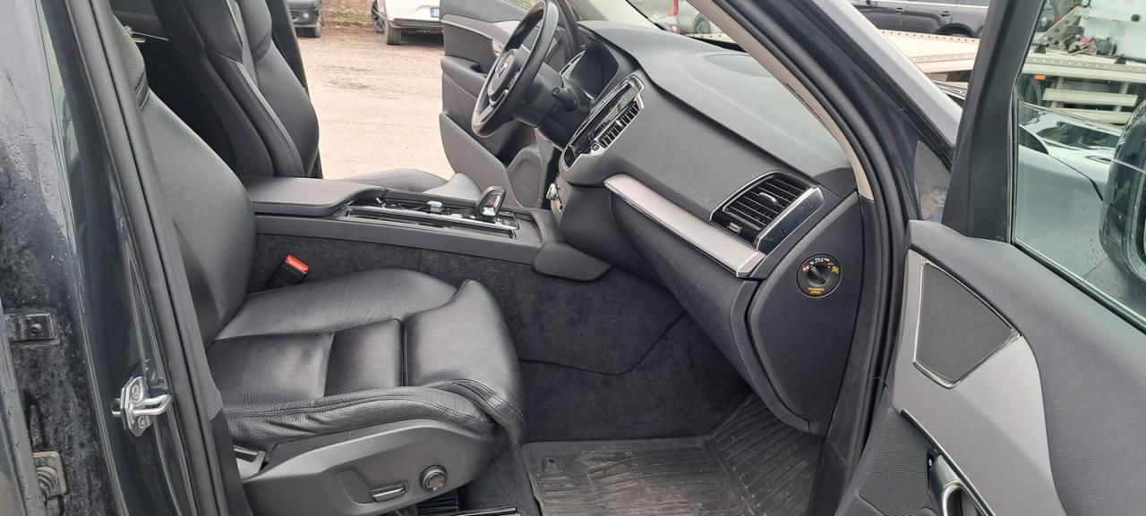 Volvo XC 90 XC90 B5 (d) AWD Geartronic 7 posti Momentum Pro