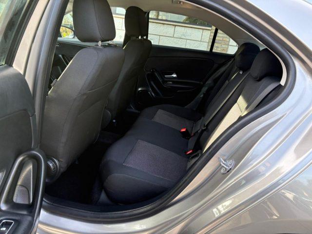 MERCEDES-BENZ A 180 d