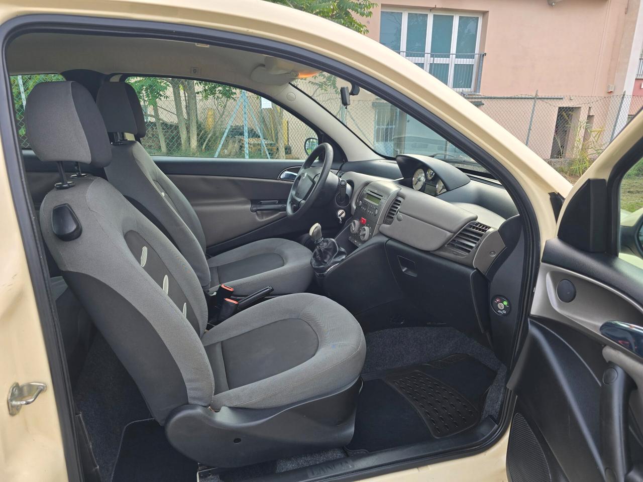 Lancia Ypsilon 1.2 Benzina con GARANZIA - NEOPATENTATI