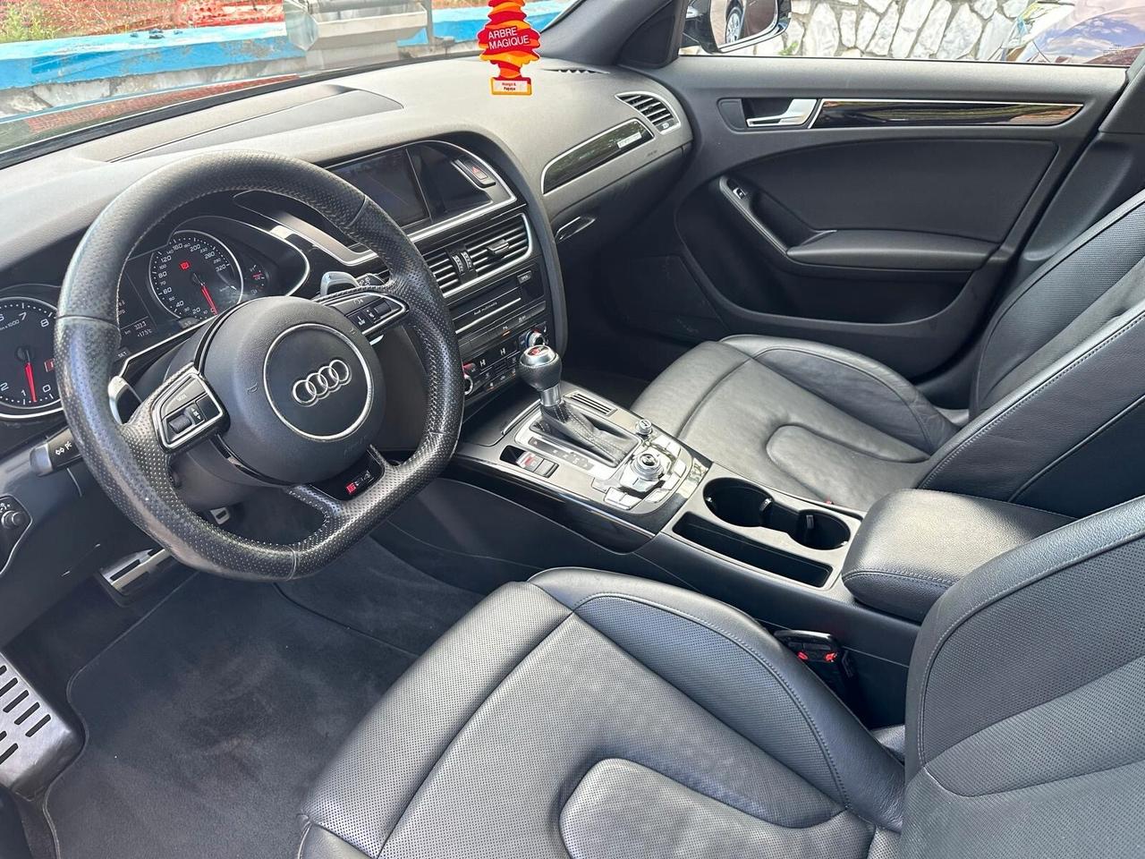 Audi A4 RS 4 Avant 4.2 V8 FSI quattro S tronic