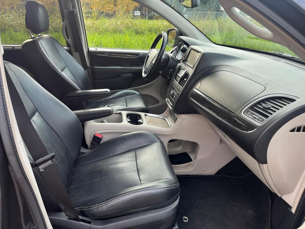 Lancia Voyager 2.8 Turbodiesel 163 CV