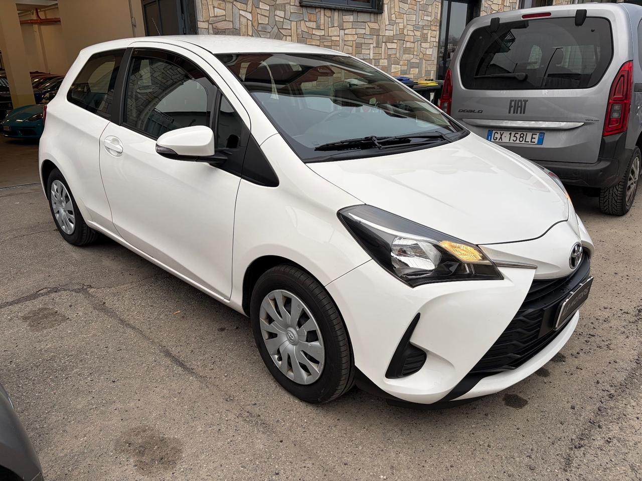 Toyota Yaris 1.0 3 porte Cool GPL