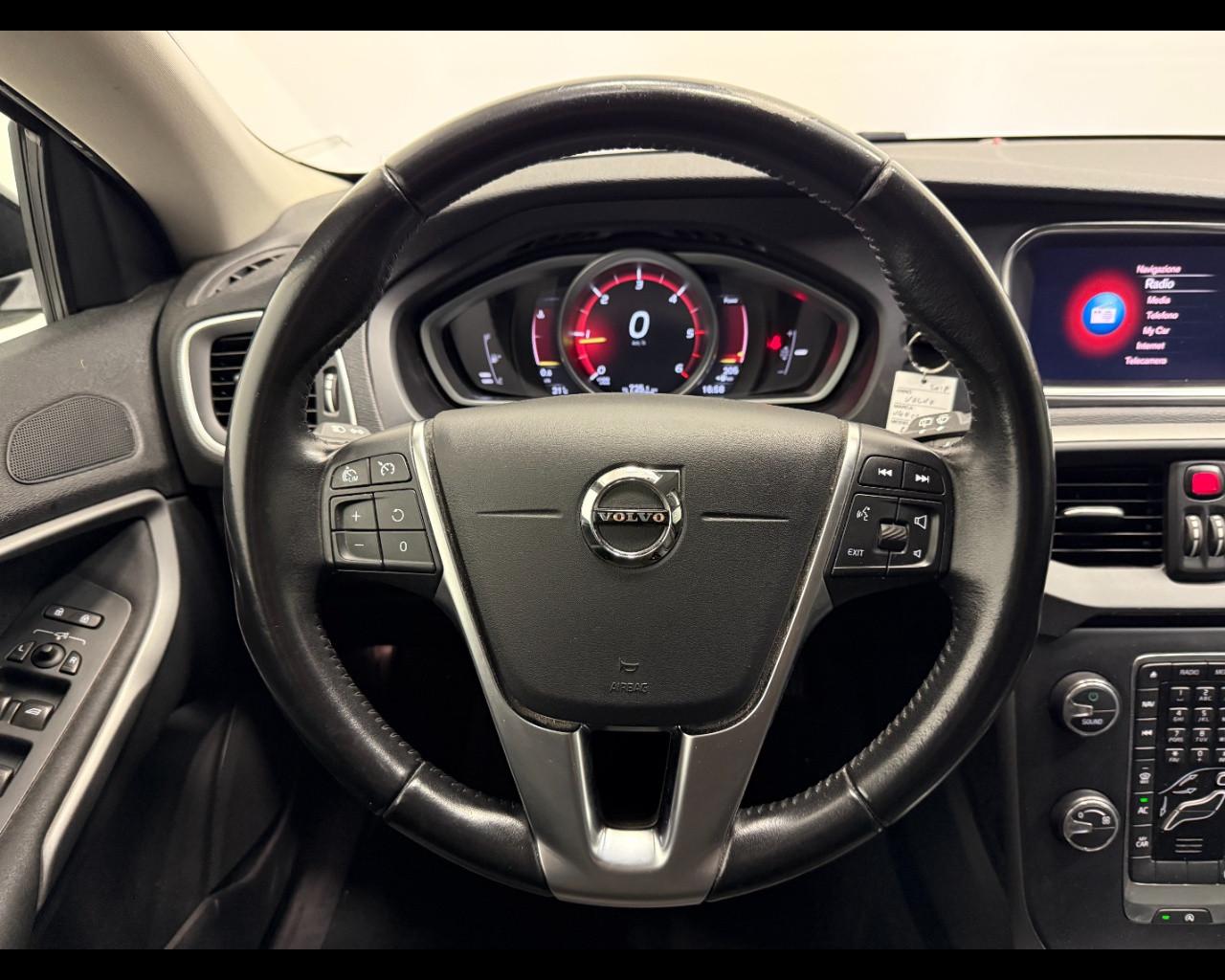 VOLVO V 40 2.0 D2 CROSS COUNTRY BUSINESS MY 17