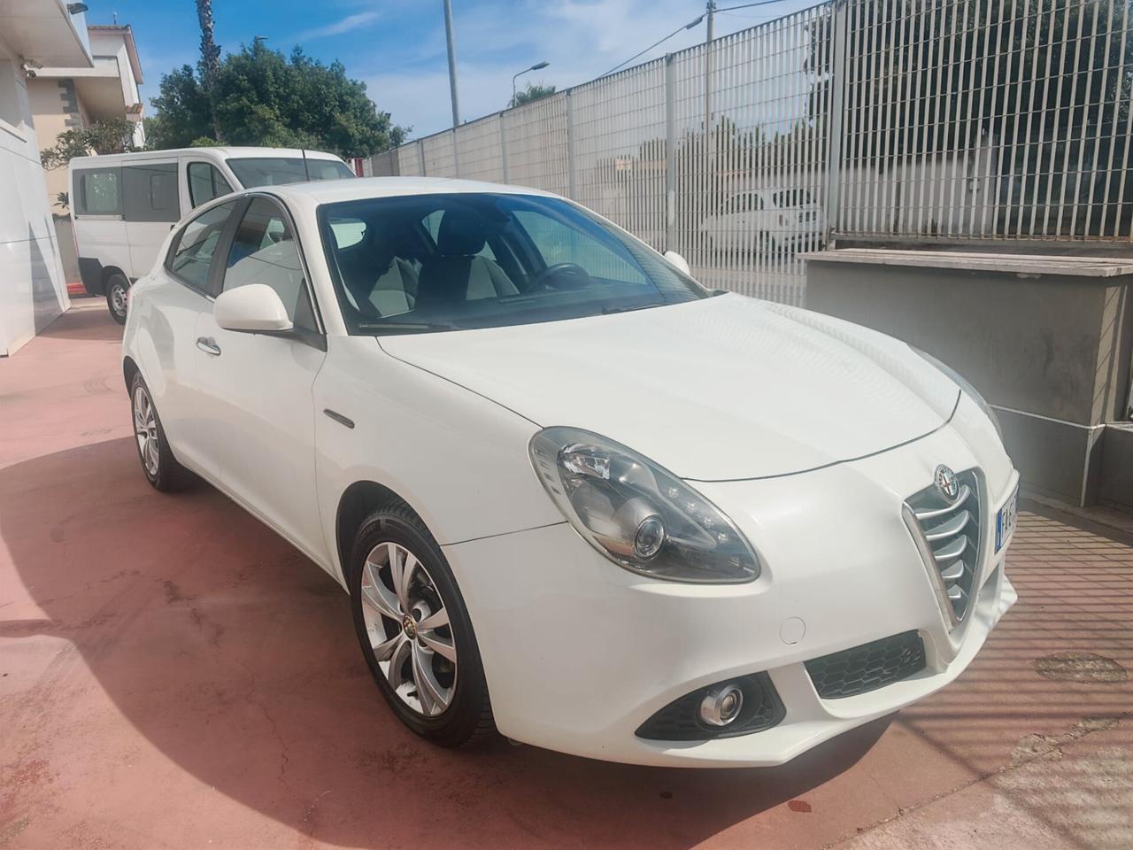 Alfa Romeo Giulietta 1.6 JTDm-2 120 CV Distinctive