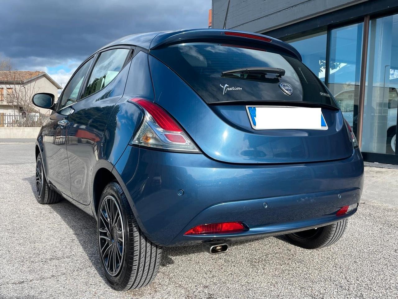 Lancia Ypsilon 1.0 Hybryd Gold - NEOPATENTATO