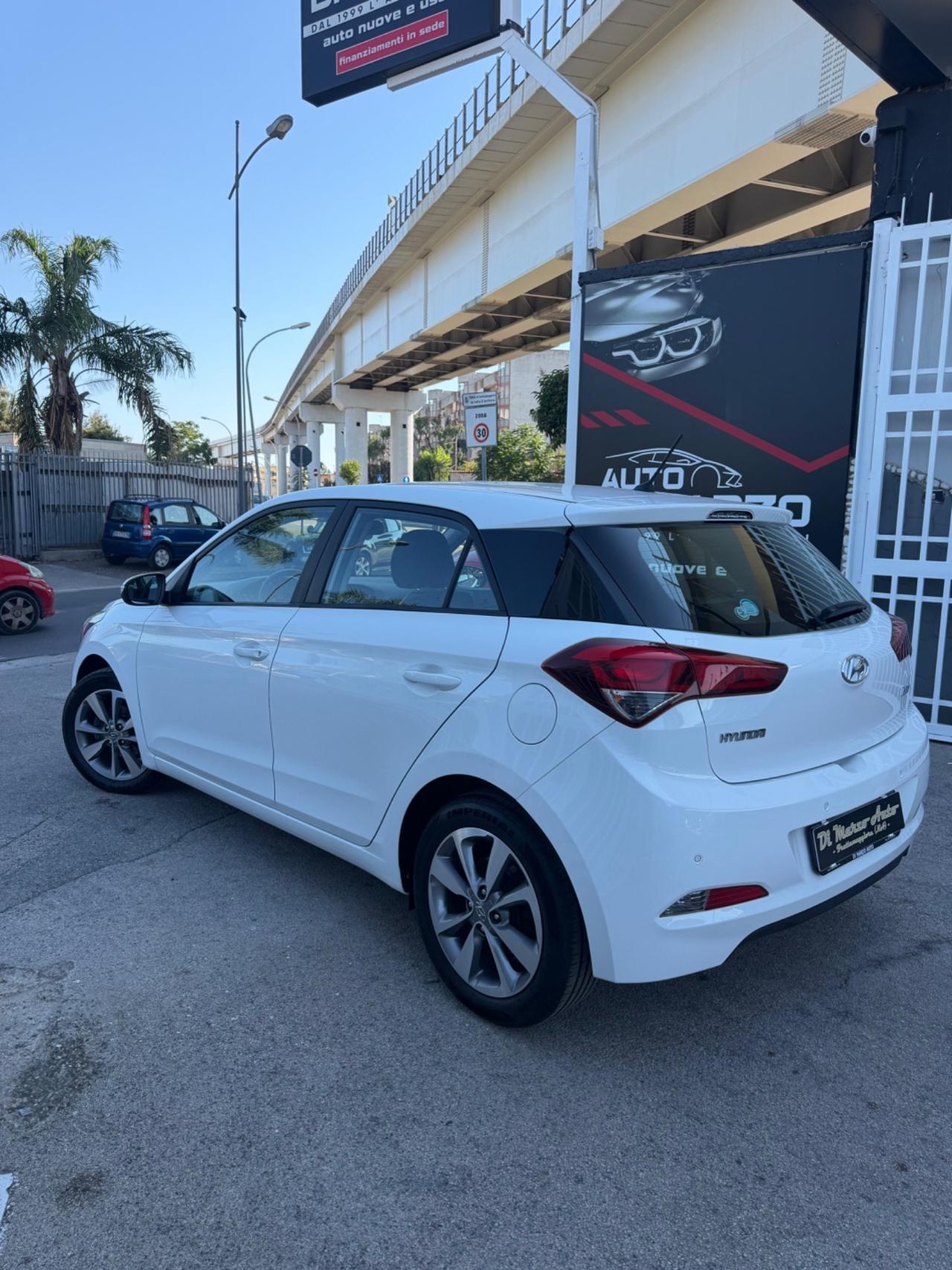 Hyundai i20 Coupé 1.2 3 porte Login