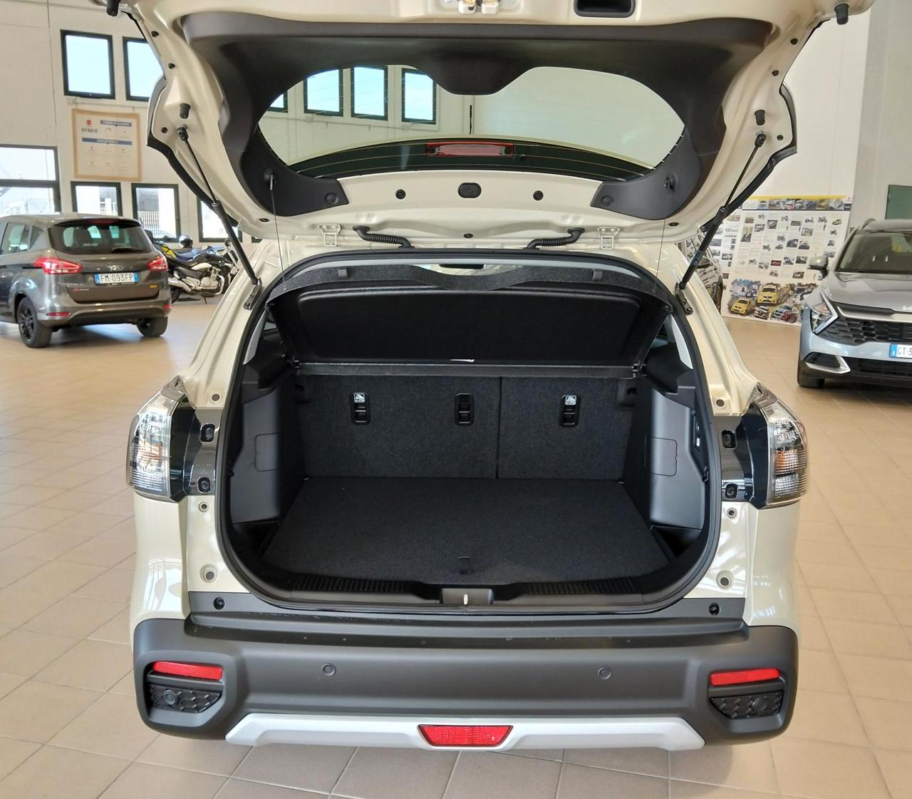 Suzuki S-Cross 1.4h Top+ Kuro 2wd 110cv