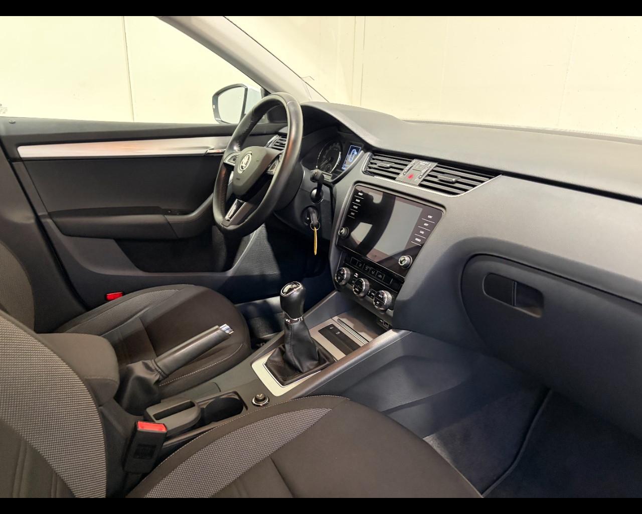 SKODA OCTAVIA WAGON 1.6 TDI AMBITION