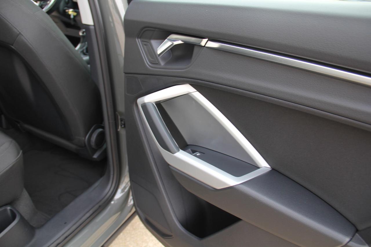 Audi Q3 SPB TDI S tronic Business (KW 110 - CV 150)