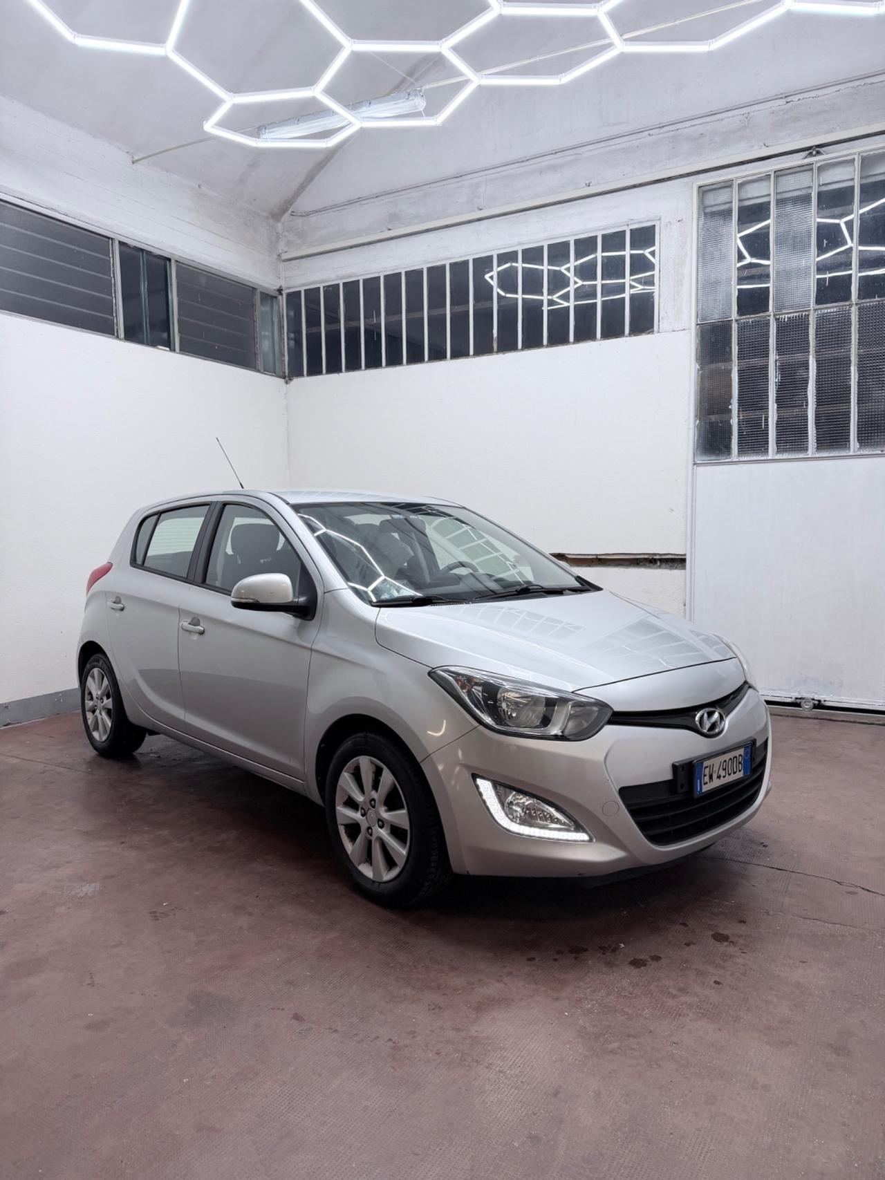Hyundai i20 1.2 5p. Sound Edition Neopatentati