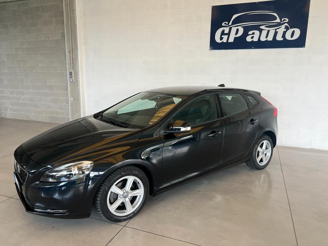 Volvo V40 solo 84.337 km unico proprietario ok neopatentati