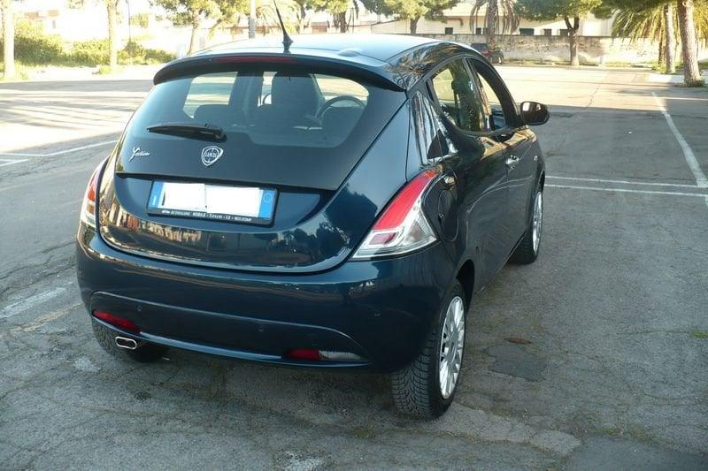 Lancia Ypsilon 1.2 69 CV 5 porte Gold