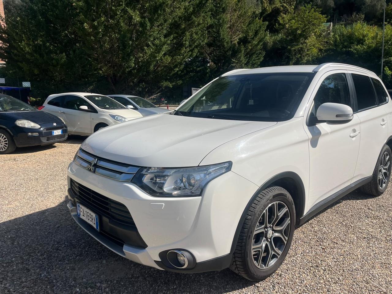 Mitsubishi Outlander 2.2 Diesel // 4X4 // 7 Posti
