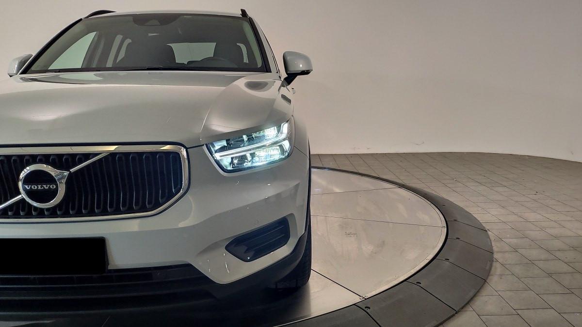 VOLVO Xc40 D3 Geartronic Momentum Core N-1