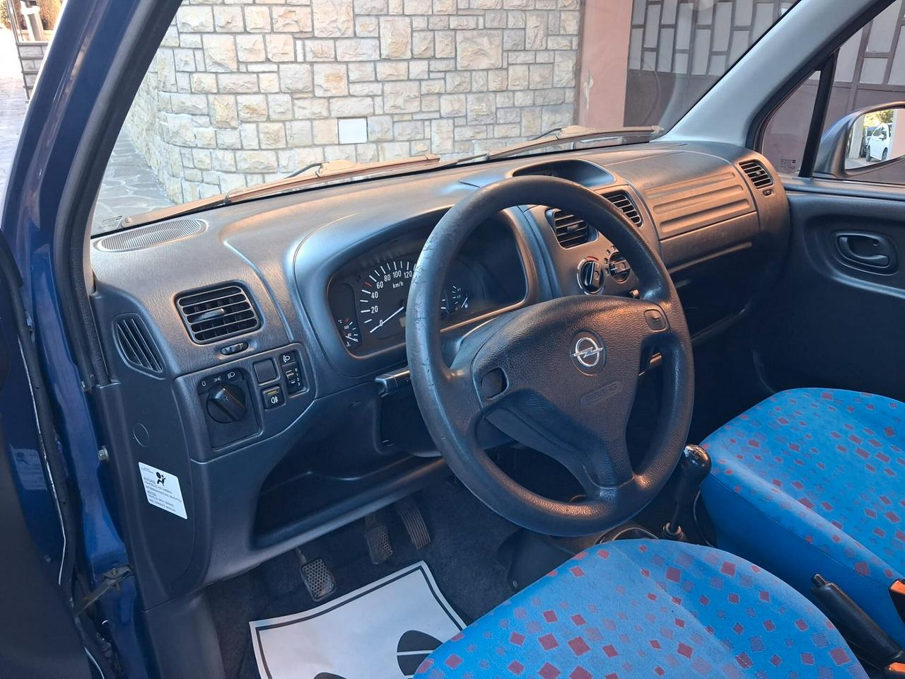 Opel Agila 1.0 12V Club