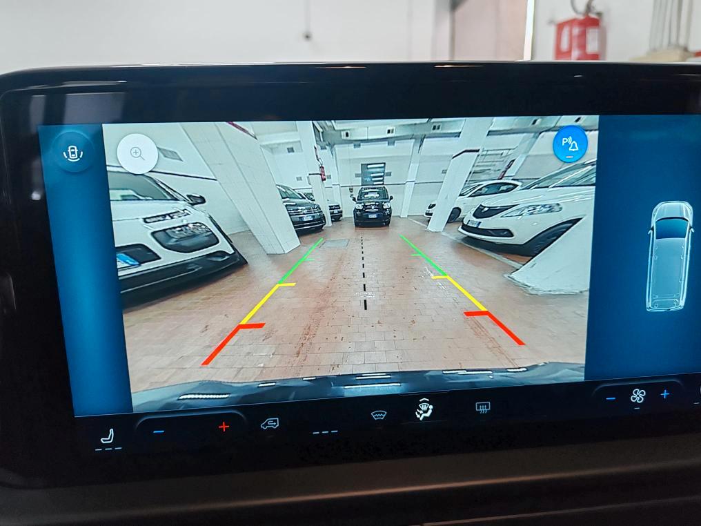 FORD Transit Custom V710 320 2.0 ecoblue 150cv combi M1 Titanium L1H1