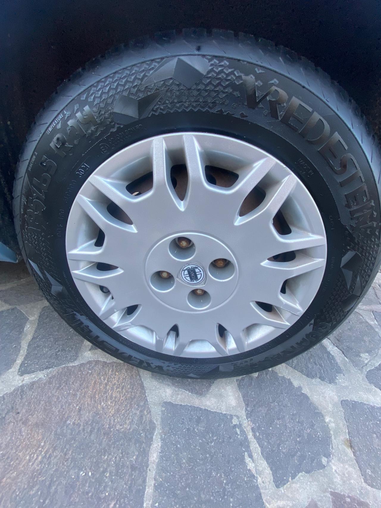 Lancia Ypsilon 1.3 MJT 75 CV Platino