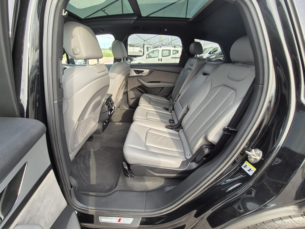 Audi Q7 3.0 TDI 245CV S-LINE 2018