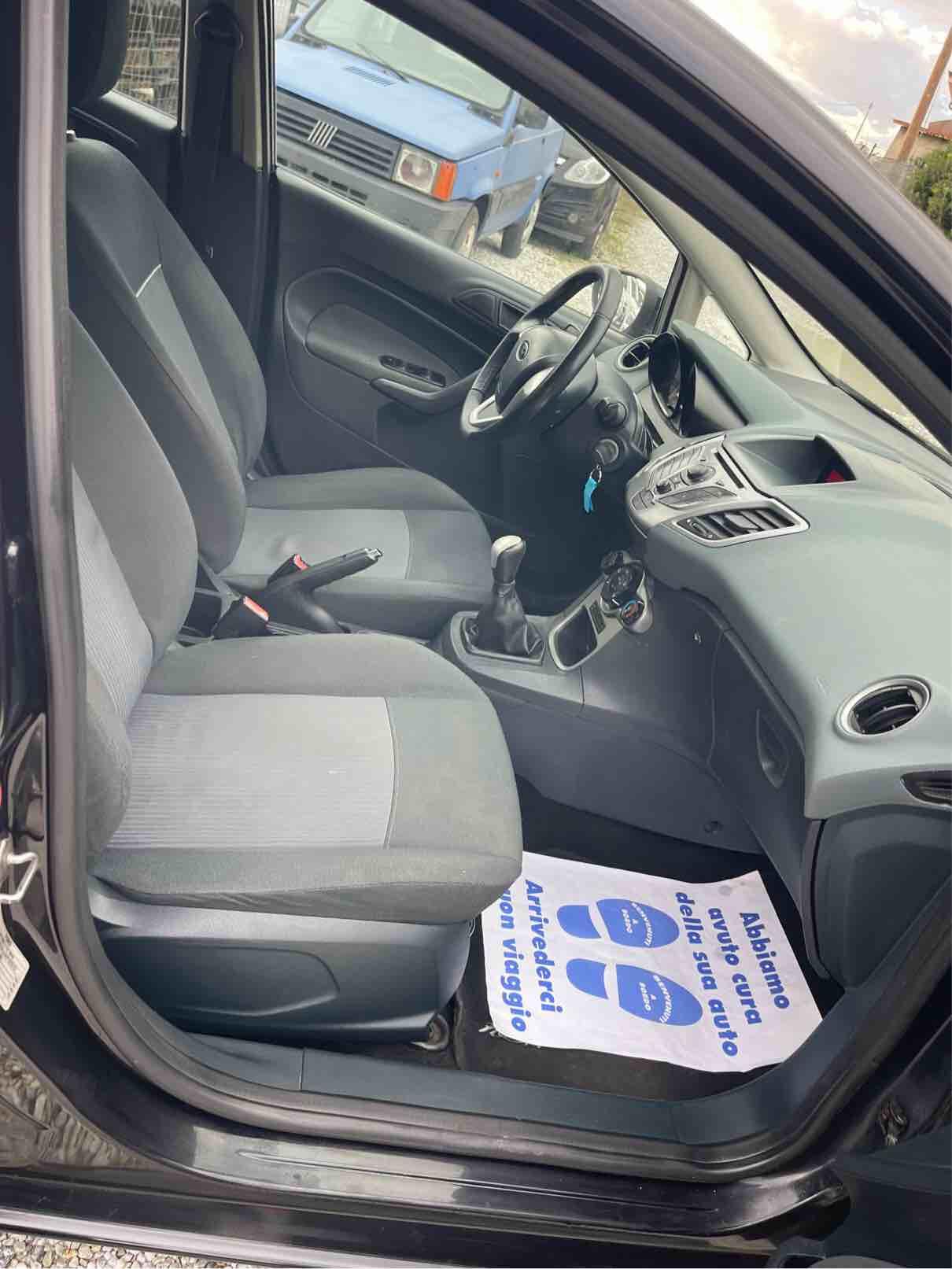 FORD FIESTA - UNICO PROPRIETARIO - TITANIUM