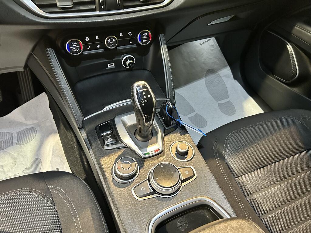 Alfa Romeo Stelvio 2.2 Turbo Business Q4 AT8