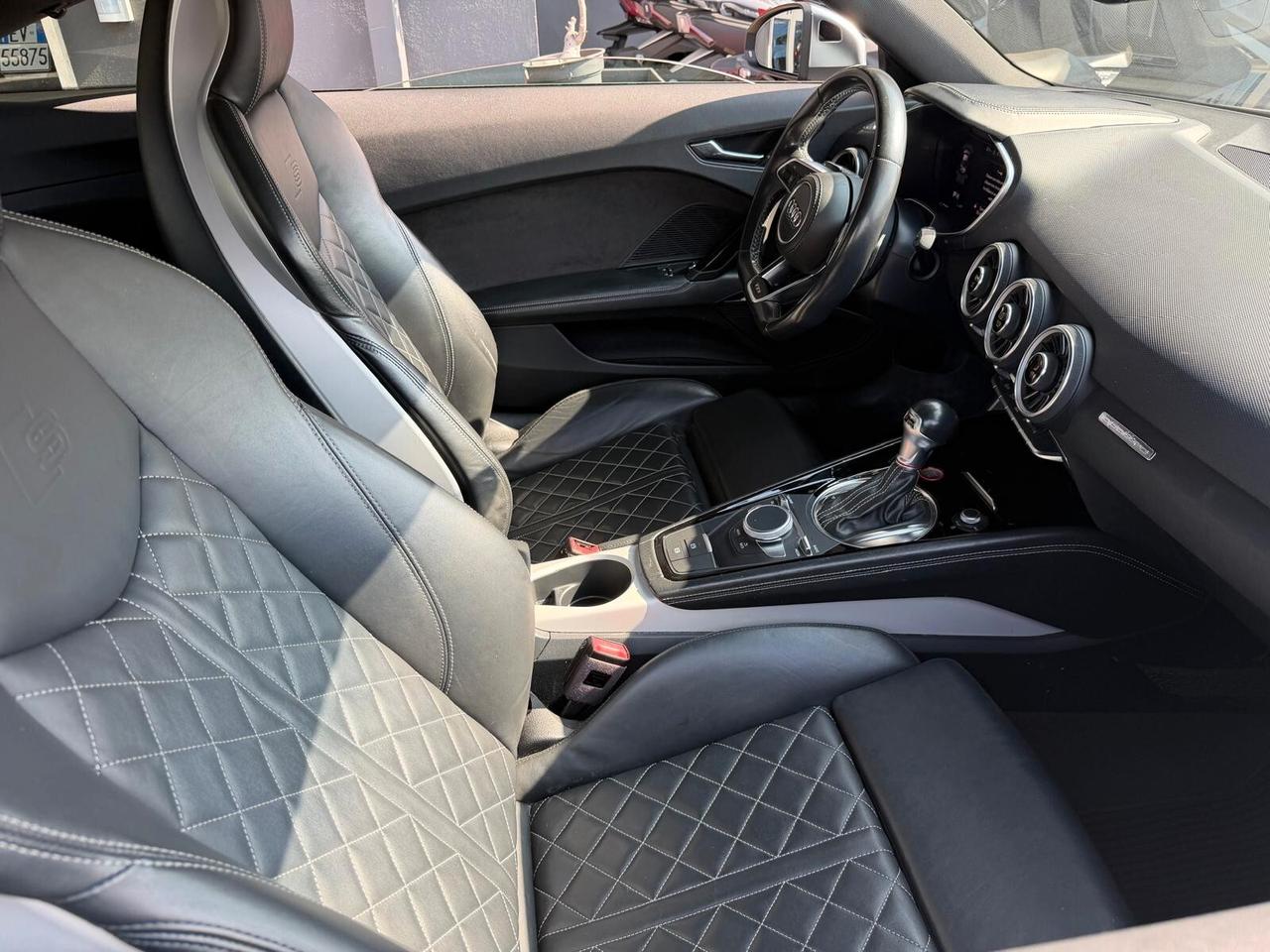 Audi TT TTS Coupé 2.0 TFSI 310 CV quattro