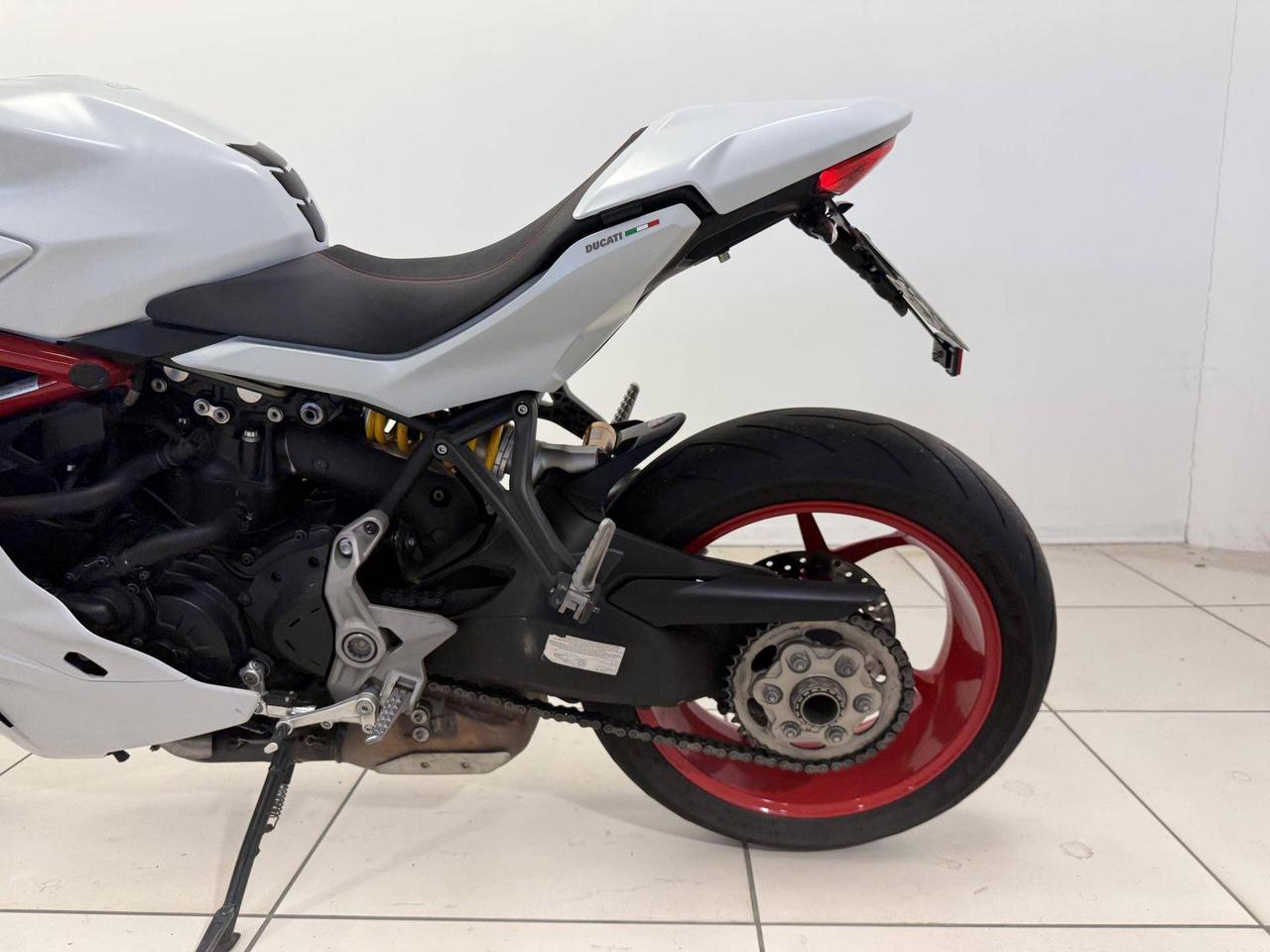 DUCATI 939 Super Sport S White