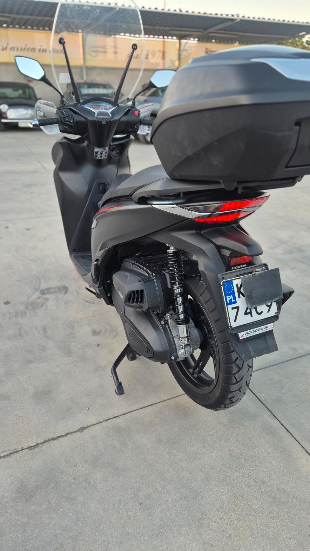 Honda SH 350 Sport