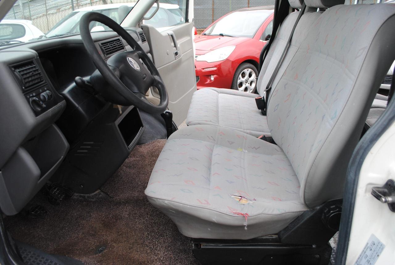 VOLKSWAGEN TRANSPORTER 2.5 TDI 100 CV