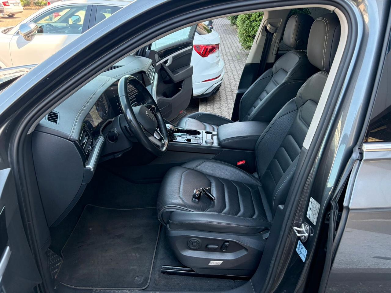 Volkswagen Touareg 3.0 V6 tdi R-Line 231cv EGR GUASTO