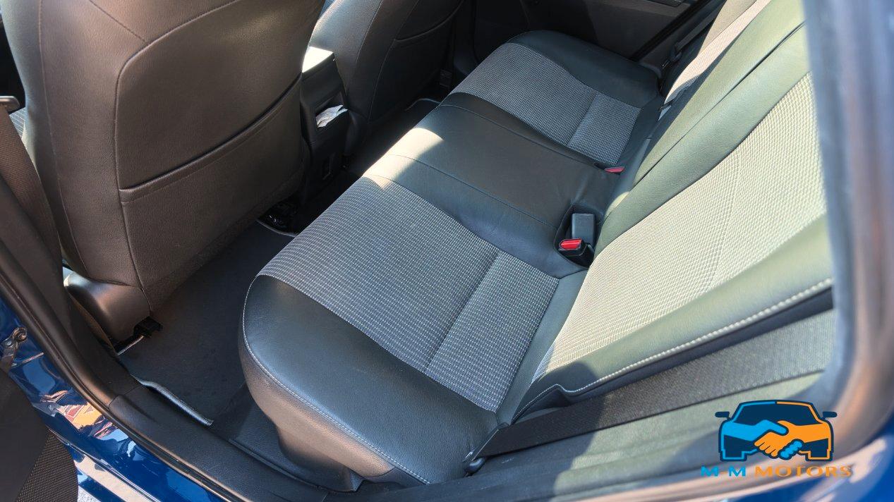 Toyota Auris 5 Porte Auris 1.8h Lounge cvt