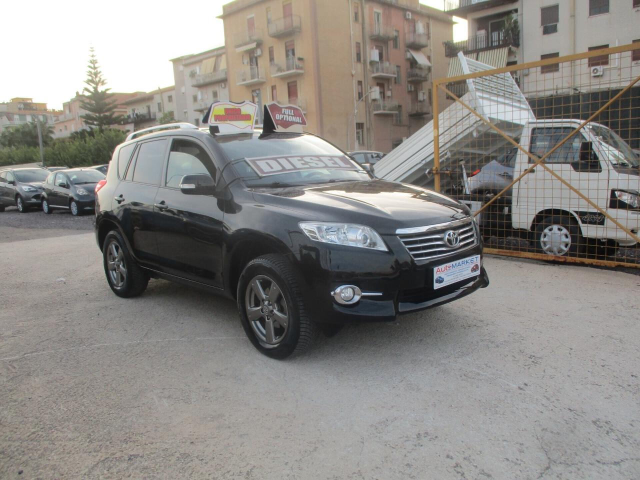 Toyota RAV 4 D-4D 150 CV CON GANGIO TRAINO 2013