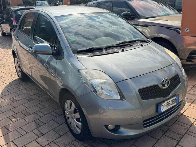 Toyota Yaris Yaris II 2005 5p 1.3 Sol m-mt