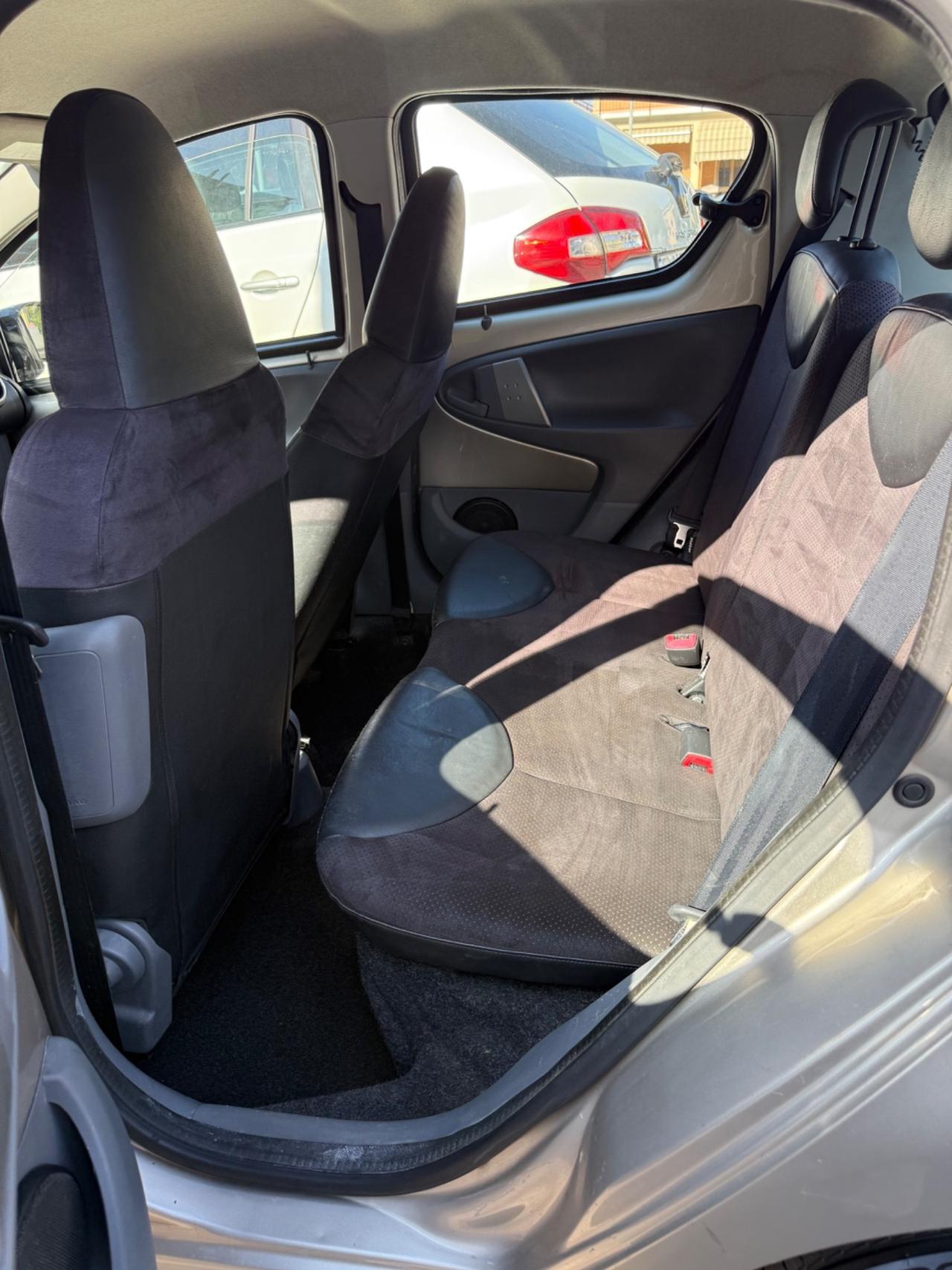 Toyota Aygo 1.0 12V VVT-i 5 porte Sol